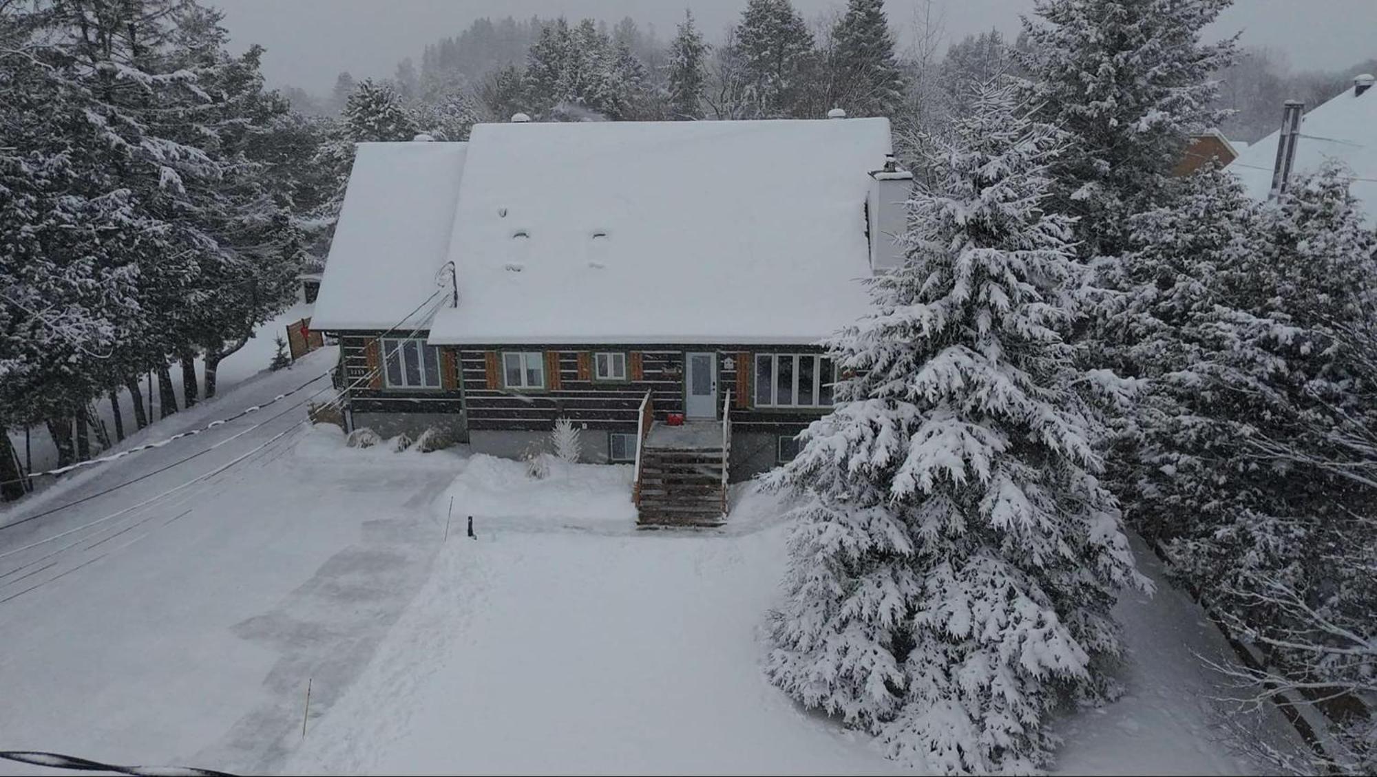 Le Pimbina Bed and Breakfast Mont-Tremblant Buitenkant foto